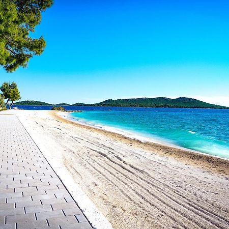 Buqez Eco Resort - Beach Villa 28 - Directly By Beach Drage Bagian luar foto