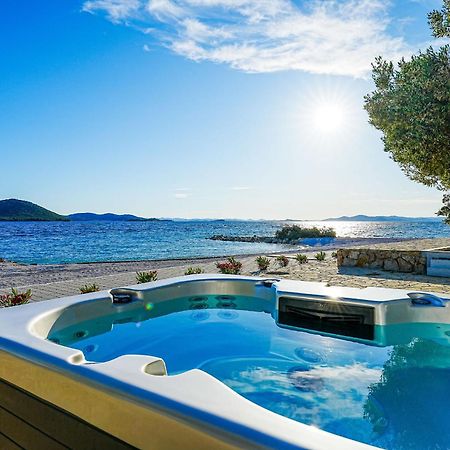 Buqez Eco Resort - Beach Villa 28 - Directly By Beach Drage Bagian luar foto