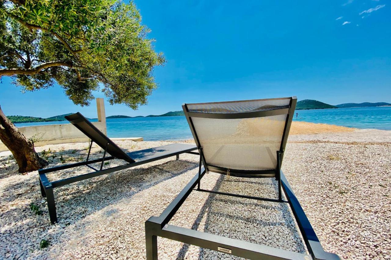 Buqez Eco Resort - Beach Villa 28 - Directly By Beach Drage Bagian luar foto