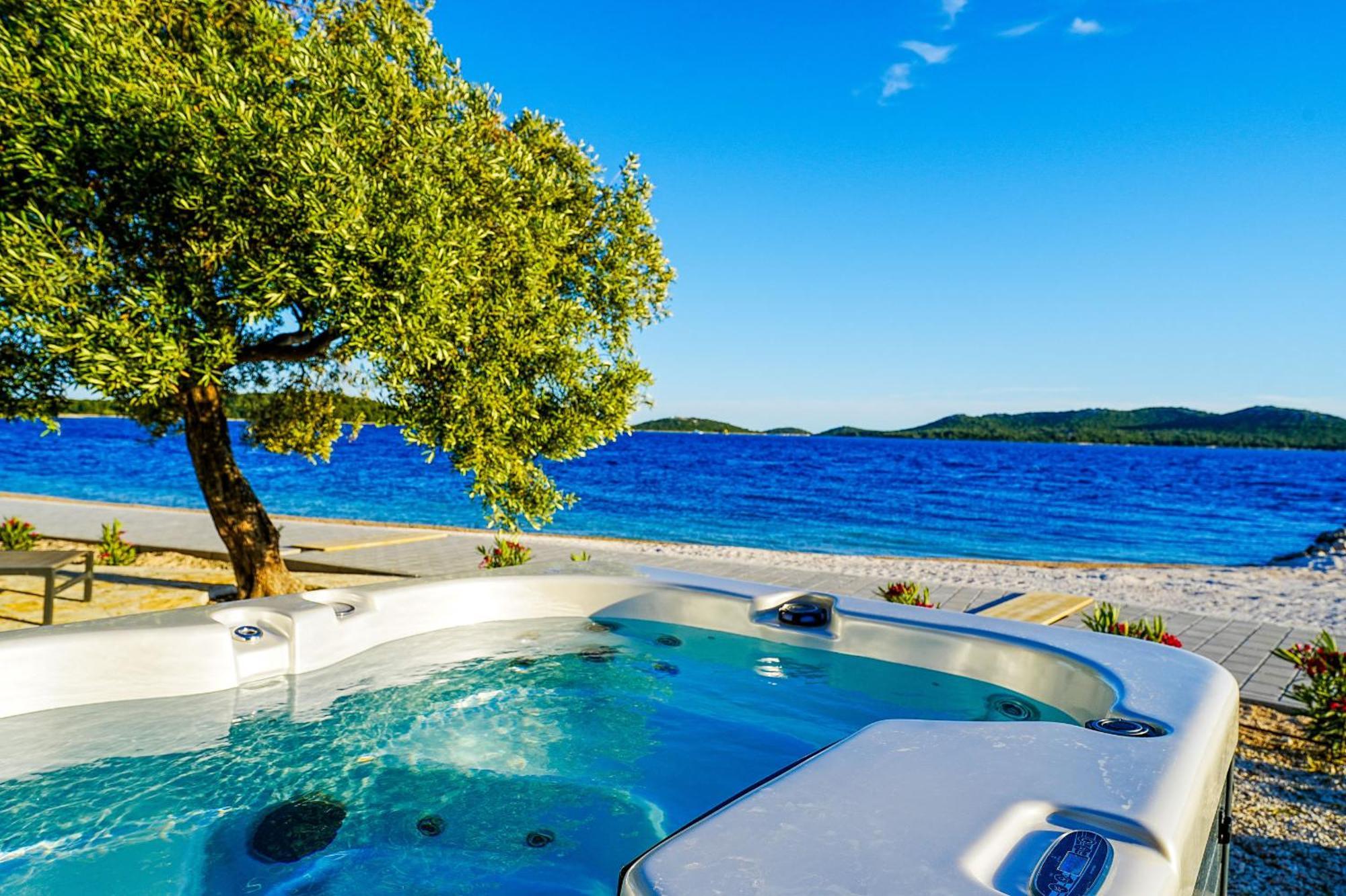 Buqez Eco Resort - Beach Villa 28 - Directly By Beach Drage Bagian luar foto