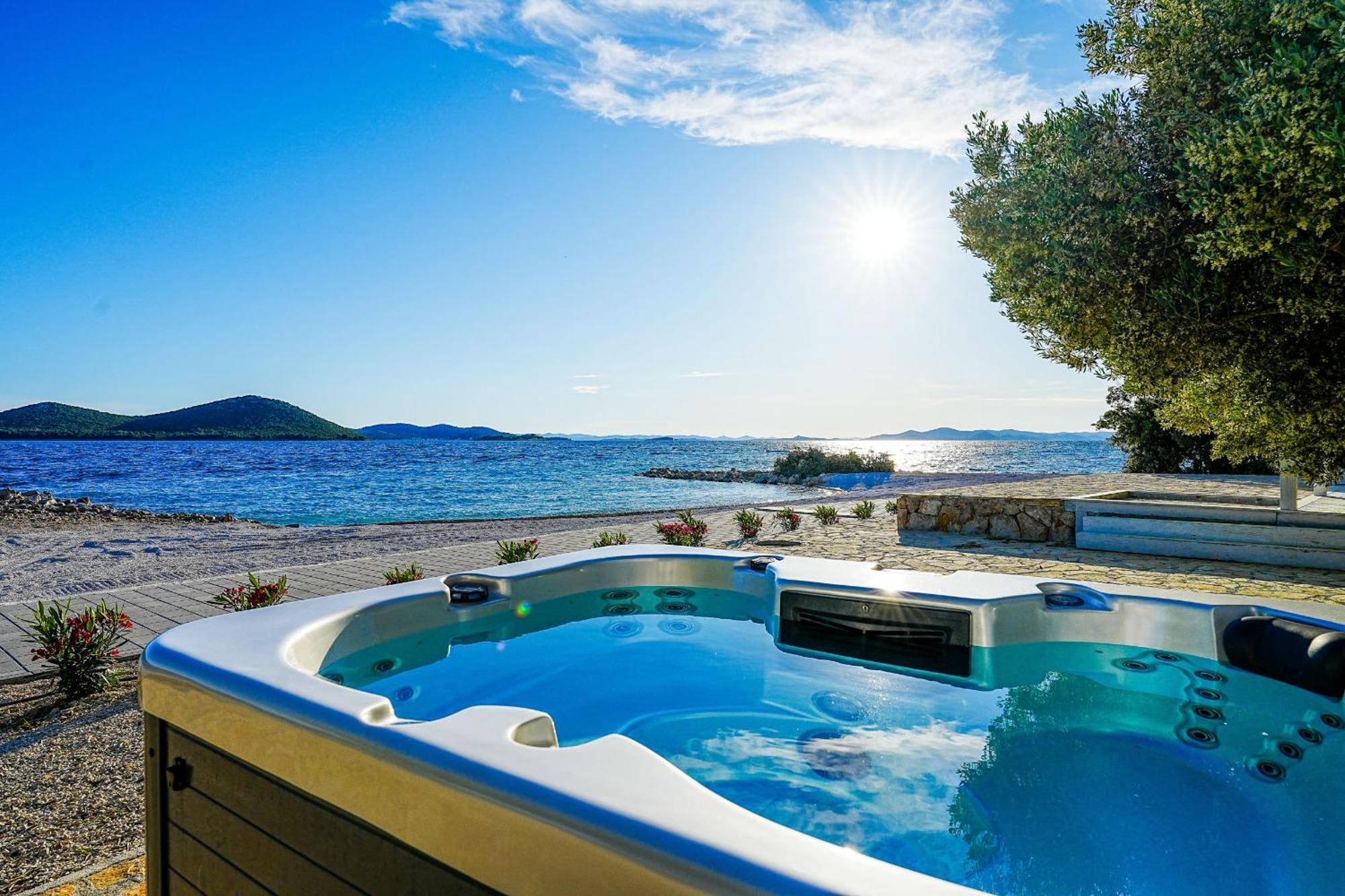 Buqez Eco Resort - Beach Villa 28 - Directly By Beach Drage Bagian luar foto